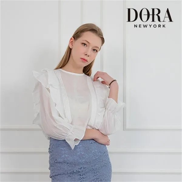 도라뉴욕 라운드 면 프릴 블라우스