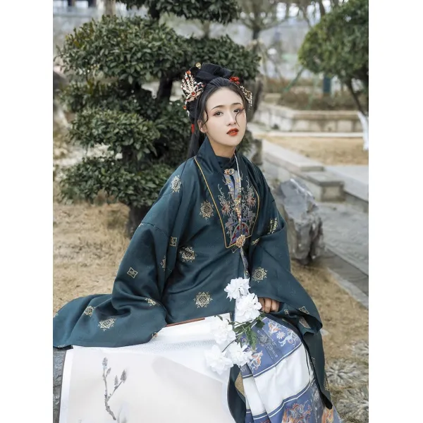 중국전통의상 오랜 친구처럼 친하다 오리지널제작 화이트 야채 명제 늦바람 금을 짜다 맟춤제작 자카드 라이크 4565258480