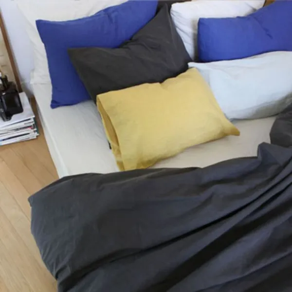 [천삼백케이] [마치앤어거스트] In Bed : 3월5일 금요일 (퀸사이즈 기본SET)