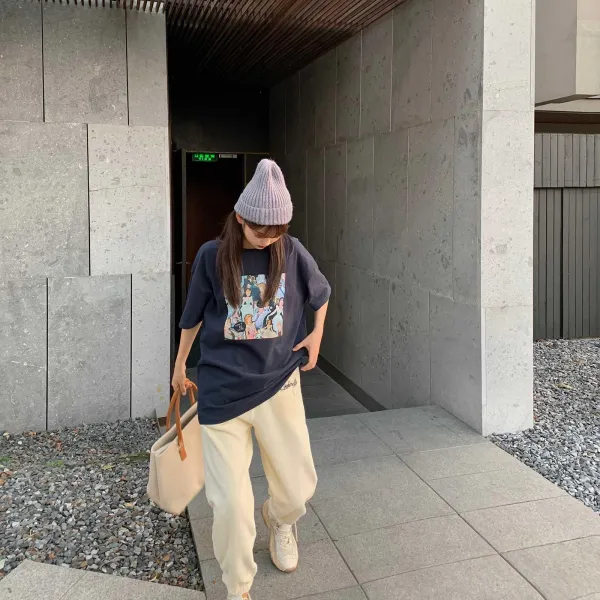 임산산산 신데렐라 플라워 프린트 T코디 만금 텔라스오일 전문 옜네 만들다 이너웨어 겹치다 입다 의