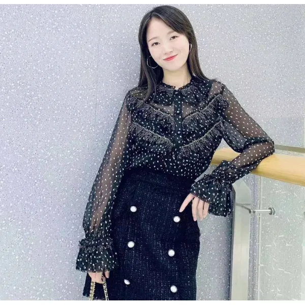 동빠몰 검정색긴팔셔츠 오아마르슈 러너 여성의류 가을 페플럼 도트 시스루 나팔소매 플라워 아방가르드한디자인