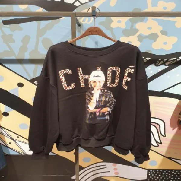  엔터식스 반에이크 새초롬맨투맨va8ztsq307z