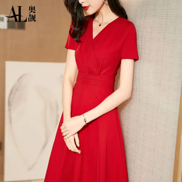 블랙 브이넥 원피스 여성 여름 무릎넘어 헵번 코메르츠 허리보정 슬림핏 스윙 롱