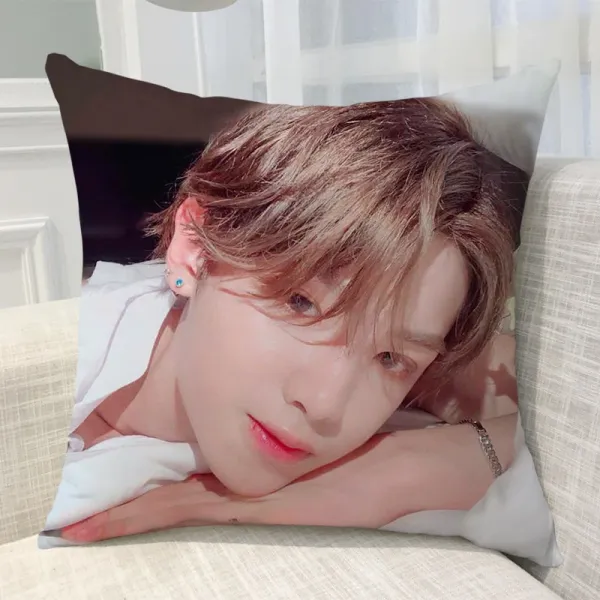돌 연습생 저스틴 황명호 포옹 베개 주변 같은 소파 쿠션 자 사진 맞춤 생일 선물, 작은사이즈 40x40cm실크 선명한