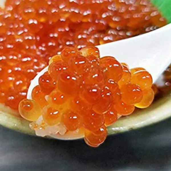 いくら醤油漬け 400ｇ（200ｇ×２パック） オホーツク海で水揚げされた鮭を北海道で加工 아무리 간장 절임 400g (200g × 2 팩) 오호츠크 해에서 어획 된 연어를 홋카이도에서 가, 1