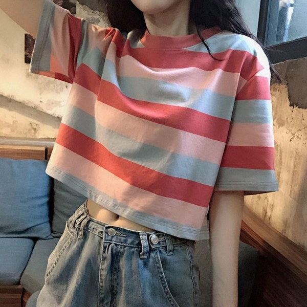 나루니(NARUNI) 여성크롭티 배꼽티 예쁜 여성스러운 귀여운 데이트 해변 바닷가 패션