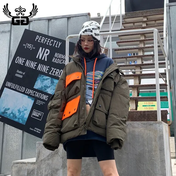 GG무드 그레이 두꺼운 다운 여성 밀리터리룩 스탠딩카라 케이프 스타일 이패딩 펀칭 뒷자락 트렌드