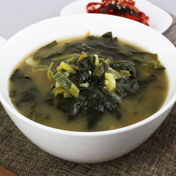 보름달식당 가정식반찬 수제반찬 골라담기 반찬 나물볶음 국 찌개 탕 모음 151종, 국찌개 9. 시금치 된장국 700g*2팩