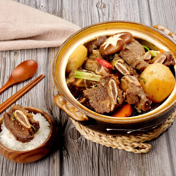 [로움갈비] 생과일숙성 양념 초이스등급 소 갈비찜 2kg 명절선물 집들이 생일상 손님상 추석 바베큐