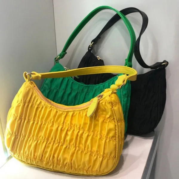 마일리 스모크 셔링 스트랩 집업 호보 숄더백 (그린 블랙 옐로우) S200515D024BAG