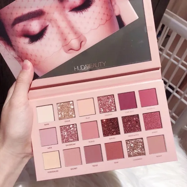 [경동 유선] 사막의 장미 18 색 아이섀도 Nude 다이아몬드 반짝임 Huda Beauty 퇴폐적인 도시 스파게티 18 색 장미 아이