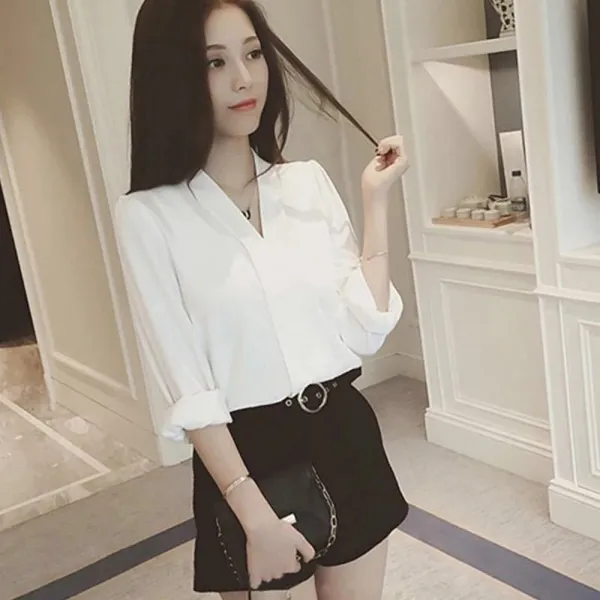 위파인더 가을 화이트 브이넥 셔츠 여한범 OL 통학 여유로워 보이고 스타일리쉬한 긴팔 셔츠