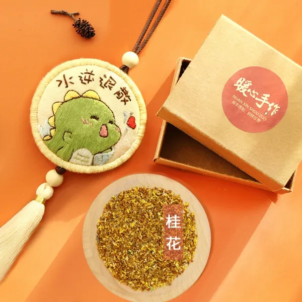 차량용장식소품 자동차 걸이식 평안부적 diy수공 자수 향낭 차량내부 장식품 차량용 벽걸이장식품 포켓, T19-물 퇴각++계화