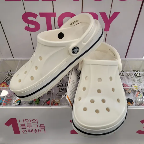 크록스 발볼이 넓고 발등이 높아서 가볍고 편안해 누구나 선호하는~ 바야밴드 클로그 ( 주의!! 구매전 '2001아울렛중계' 판매자 확인 필수!!)