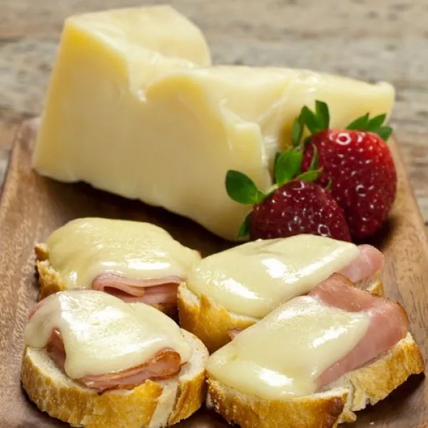 Swiss Emmental - 1 x 1.0 lb 스위스 에멘탈 - 1 x 453.6g