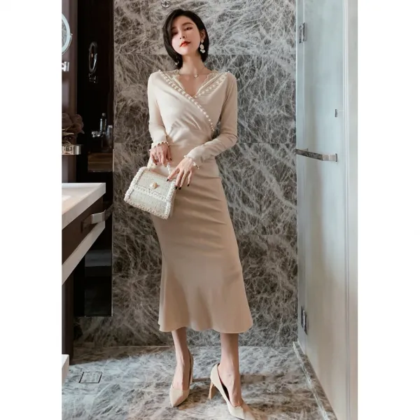니트 롱 스커트 2020 가을 레이디 기질 여성스러운 V 넥 스티치 레이스 진주 피쉬 테일 드레스