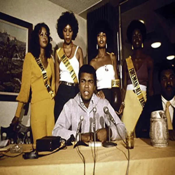 Muhammad Ali at a press conference Photo Print (30 x 24) 기자 회견에서 무하마드 알리 사진 인쇄 (30 x 24), 1