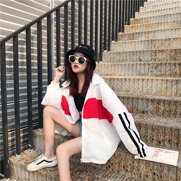 퀸앤조이 레드 포인트 바람막이 점퍼