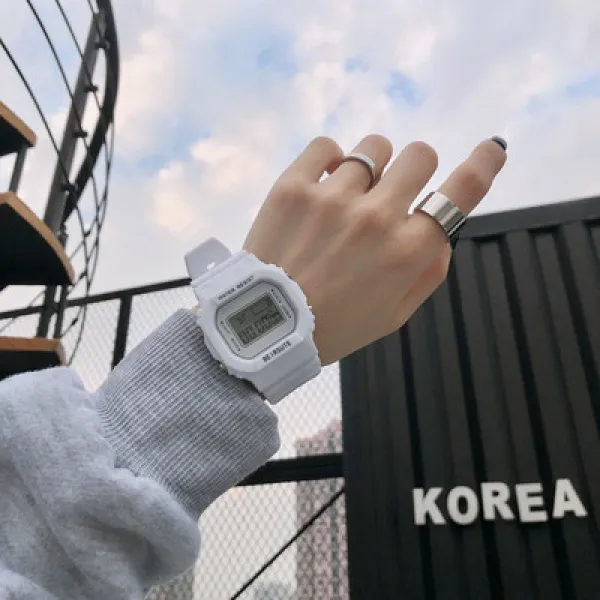 손목시계 측 여성 남자 러닝 멀티 운동 무드 인싸템 나이트조명 방수 트렌드 전자시계