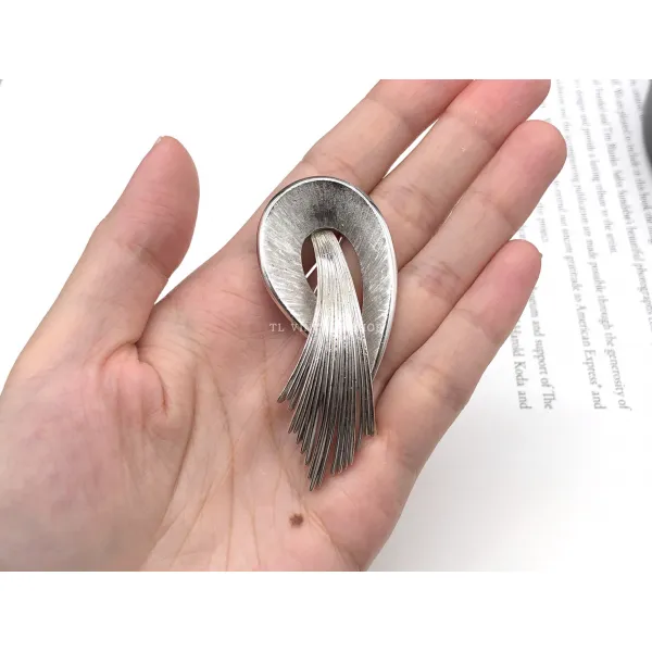 앤틱소품 Vintage해외 골동 악세사리 60연대 골드실버 매기 Trifari빈티지 브로치, T02-은색 6.4cm Trifari
