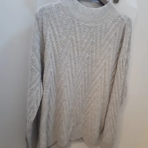 클라비스 @@할인상품@@밑단 스컬럽 조직감 스웨터 Cvkr84v04m