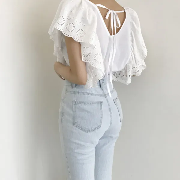 나이브 실루엣 / 퓨어 아일렛 펀칭 자수 레이스 날개 백리본 민소매 브이넥 블라우스 1color