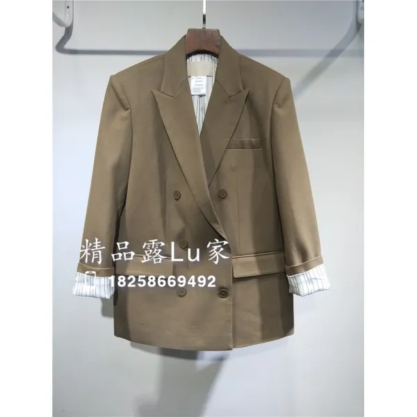 카키 그린 카라넥 긴 소매 싱글 버튼 뒷자락 트임 절개 슬릿 양털 울 혼방 얇은 매트 어깨넓이 느슨함 셋업 팬츠