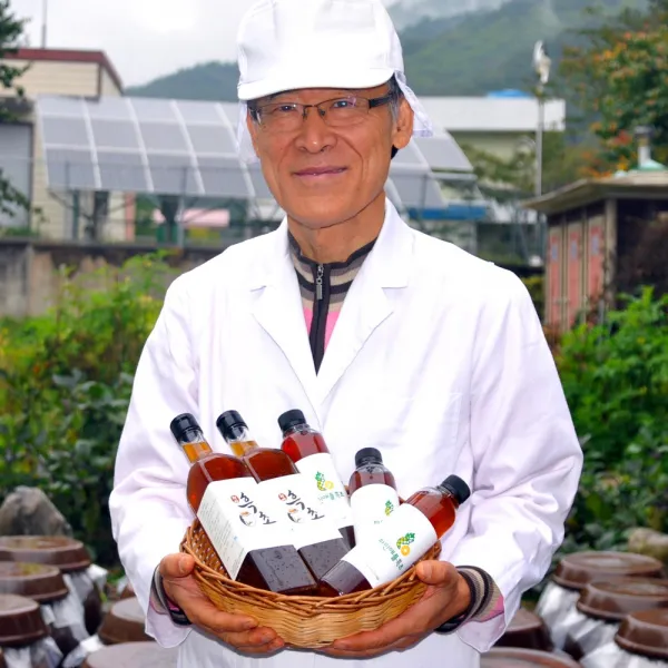 [봉화발효마을]직접 짠 생즙 파인애플 흑초 300ml (1~2년숙성) 천연 발효 수제 식초, 직접 짠 생즙 파인애플 흑초 300ml