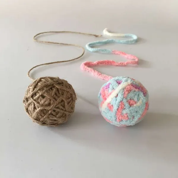 피아이케이9 트릿휠러 고양이 장난감 무지개 색상 뜨개질공 꼬리를 치다 토이 페치게임 뭉치 내포 울리다 구슬 발성을 하고 삼끈볼 _꽃 청색 （직경이 약 5센치