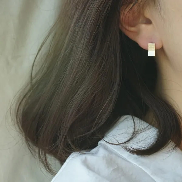 [녹다] 14k gold curve square earring 옐로우골드