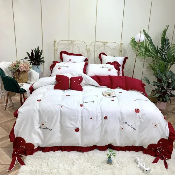 4/7 pcs 딸기 자 수 침구 세트 긴 스테이플 코 튼 침대 세트 화이트 듀벳 커버 세트 침대 시트 매듭 pillowcases 침대, 오류시 연락주세요