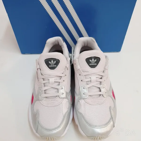 아디다스 =팔콘