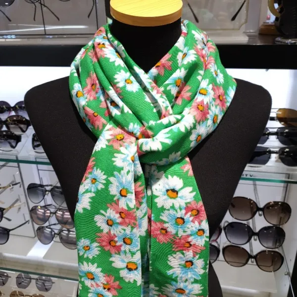 알다 Nc부산대점 아놀드파마 봄맞이초특가 간절기에 가볍게 포인트주며 시원한 녹색으로 기분전환돼는 롱스카프