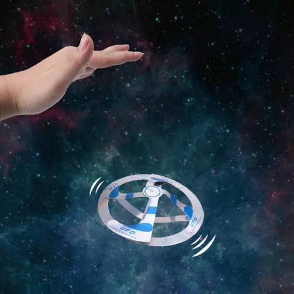 놀라운 미스터리 UFO 플로팅 플라잉 디스크 매직 창조적 인 간계 접시 키즈