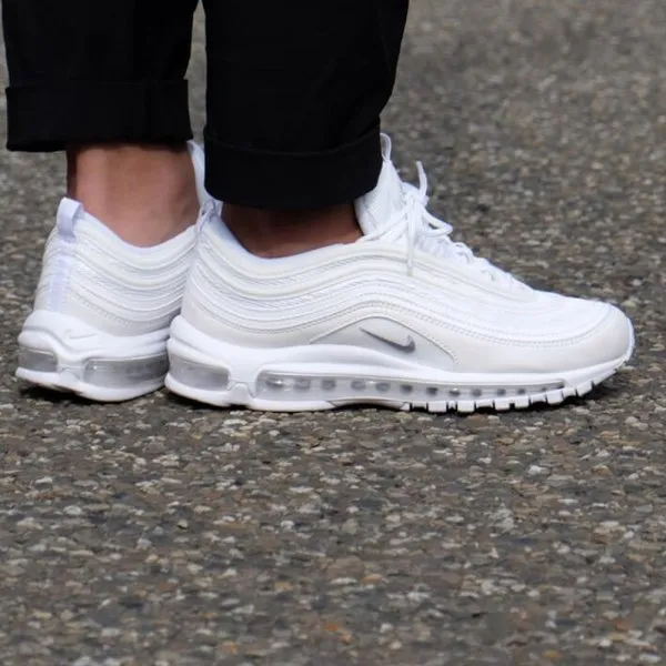 나이키 에어맥스 97 트리플화이트 921826 101 남여공용