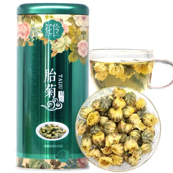 화 령 찻잎 화 초 차 국화차 동백 향 항 백국 화 를 물 에 타서 마 시 는 냉차 1개