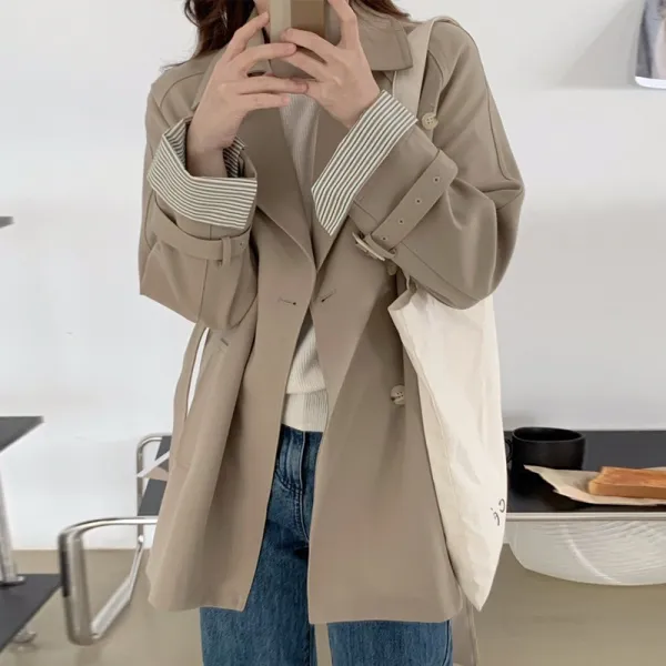 무난한 공항룩 빅사이즈 여자 숏 트렌치코트 데일리룩 바스락 간절기 작은 아씨들 스웨이드 영한 사모님