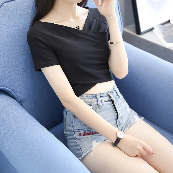 마멜뷰 브이넥 랩 셔링 티셔츠 크로스 크롭 상의 슬림 소심기 디자인