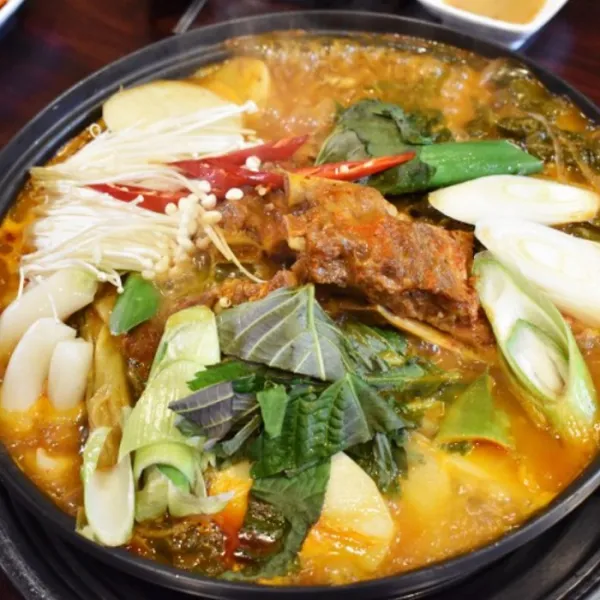 사그담 든든하고 구수한 88 감자탕 뼈 해장국 갈비탕, 88뼈해장국