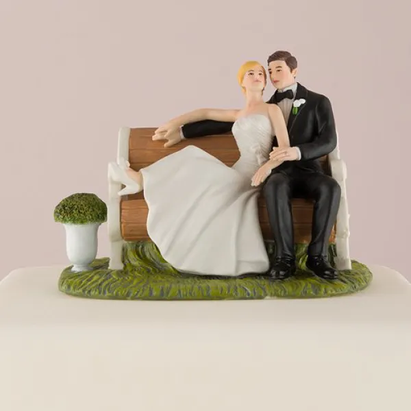 Weddingstar Sitting Pretty on a Park Bench Couple Figurine Weddingstar 공원 벤치에 꽤 앉아 커플 입상, 1