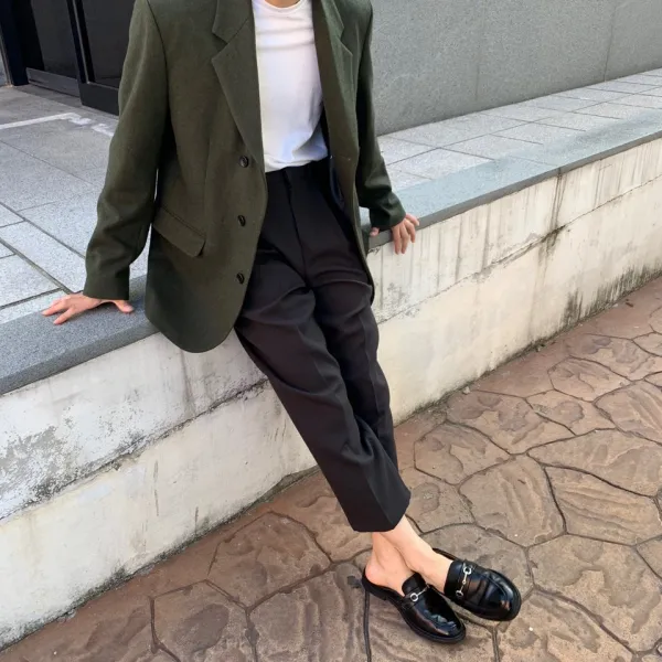 이크니 로이 투턱 슬랙스, 블랙