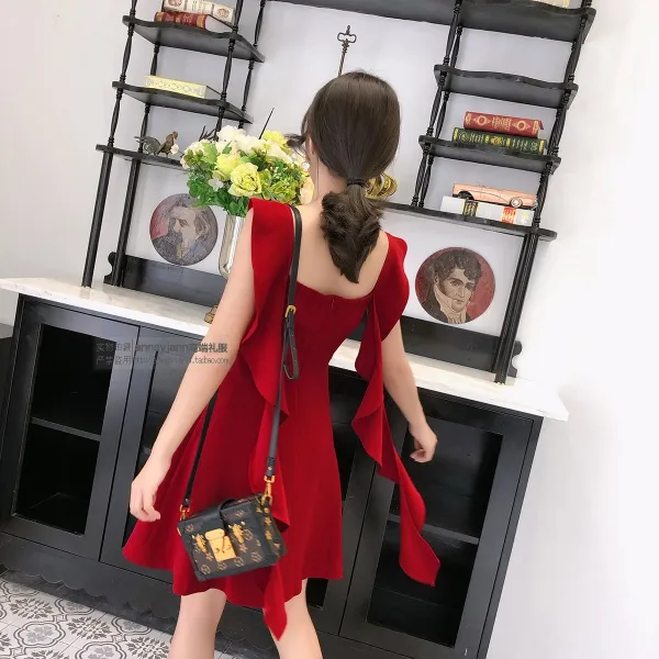 쩡이몰 볼륨 파티 릿드레스 이브닝드레스 여성 심플 대범스럽운 만연 셀럽 모임 생일 숏 프렌치시크