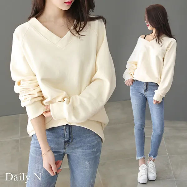 데일리앤 캔디 브이넥 맨투맨