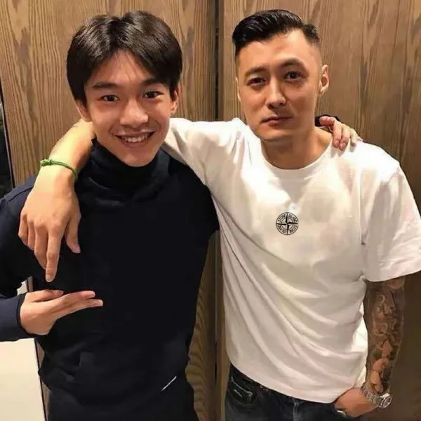 스톤아일랜드 돌섬 해외판 INS신상 2020 여름 신상 순면 반팔 티셔츠 문화와이셔츠 C051, black
