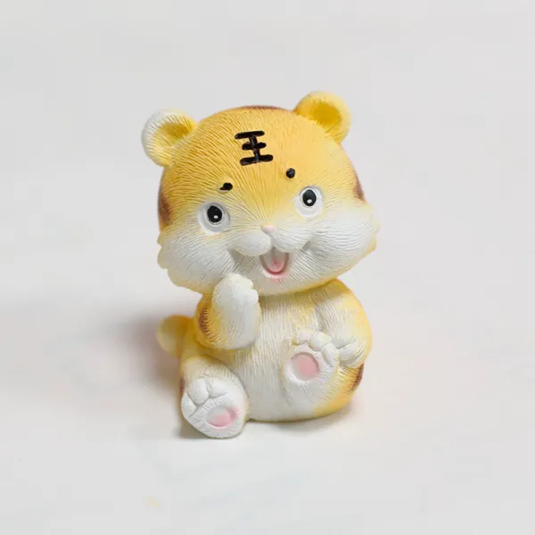 DFMEI 새로운 길상호 어린 호랑이 차량용 장식진열하다, DFMEI 앉은 자세에서 맹호를 올려다보다., {