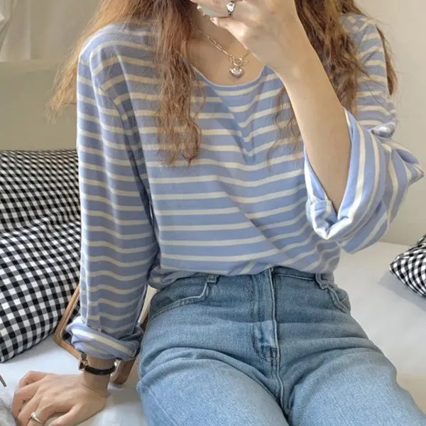 [랜덤플레이] 루즈핏 스트라이프 라운드 티셔츠