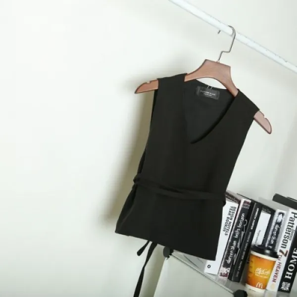 [해외]여성상의 > 베스트 FASHION BASIC 여성복 한국 버전의 2016 봄철의 신형 여성복 한국 버전의 검은색 조끼 외투 상의는 띠를 맺어 등허리의 마음 조끼 W를 받는다(배송비 및 관부가세포함가격)