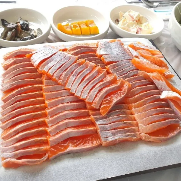 정선송어 1kg(순살250g)+매운탕(양념포함)300g+초고추장 송어회, 1세트, 송어회1kg(순살250g)+매운탕(양념포함)300g+초고추장