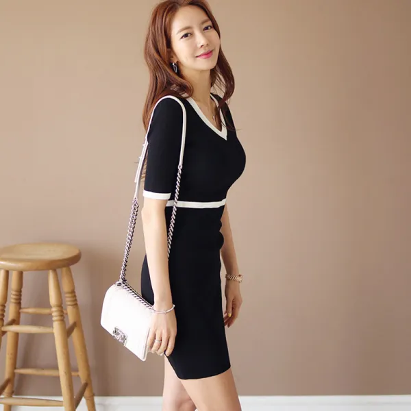 심쿵마켓 브이넥 반팔 니트 힙업 슬림 원피스