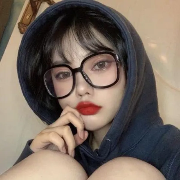 한국판 TR90 빈티지 블랙테 안경 ins 네티켓으로 개성있는 동그란 얼굴을 하고 작은 민낯 안경으로 근시안적